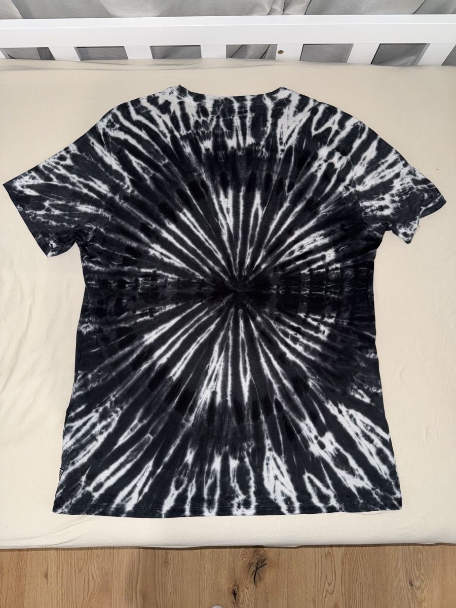 Guess T-shirts: T-shirt Guess taille L – Neuf avec emballage d'origine à Villaz-St-Pierre par dav_w66n 4
