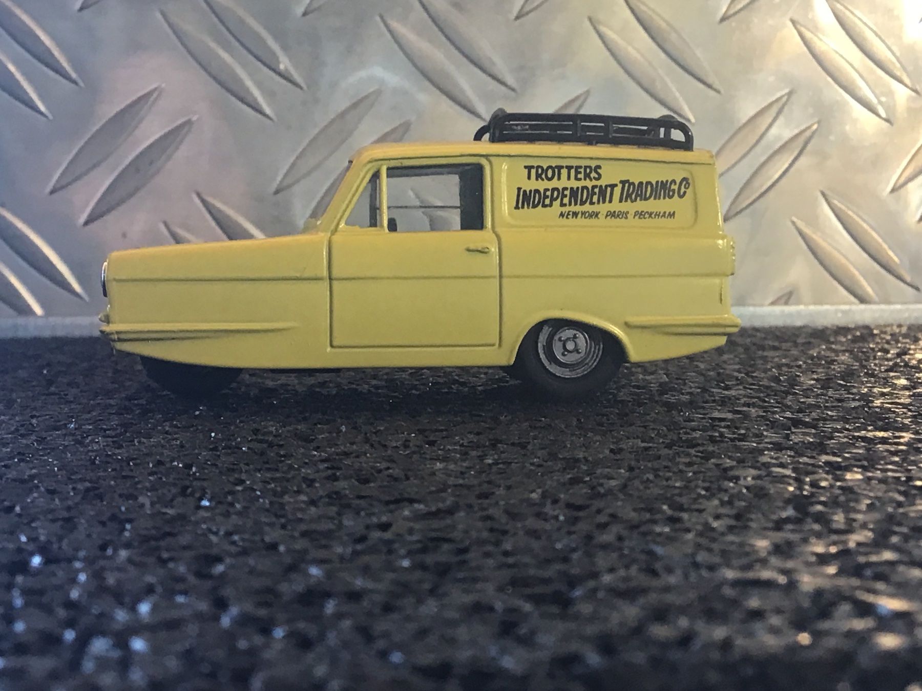 Modellini d'auto: ONLY FOOLS UND HORSES 1:43 – Usato da Männedorf venduto da Spezial-Modelle 1