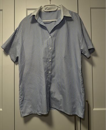 Hübsche Sommer Bluse mit Streifen, Grösse M, neu