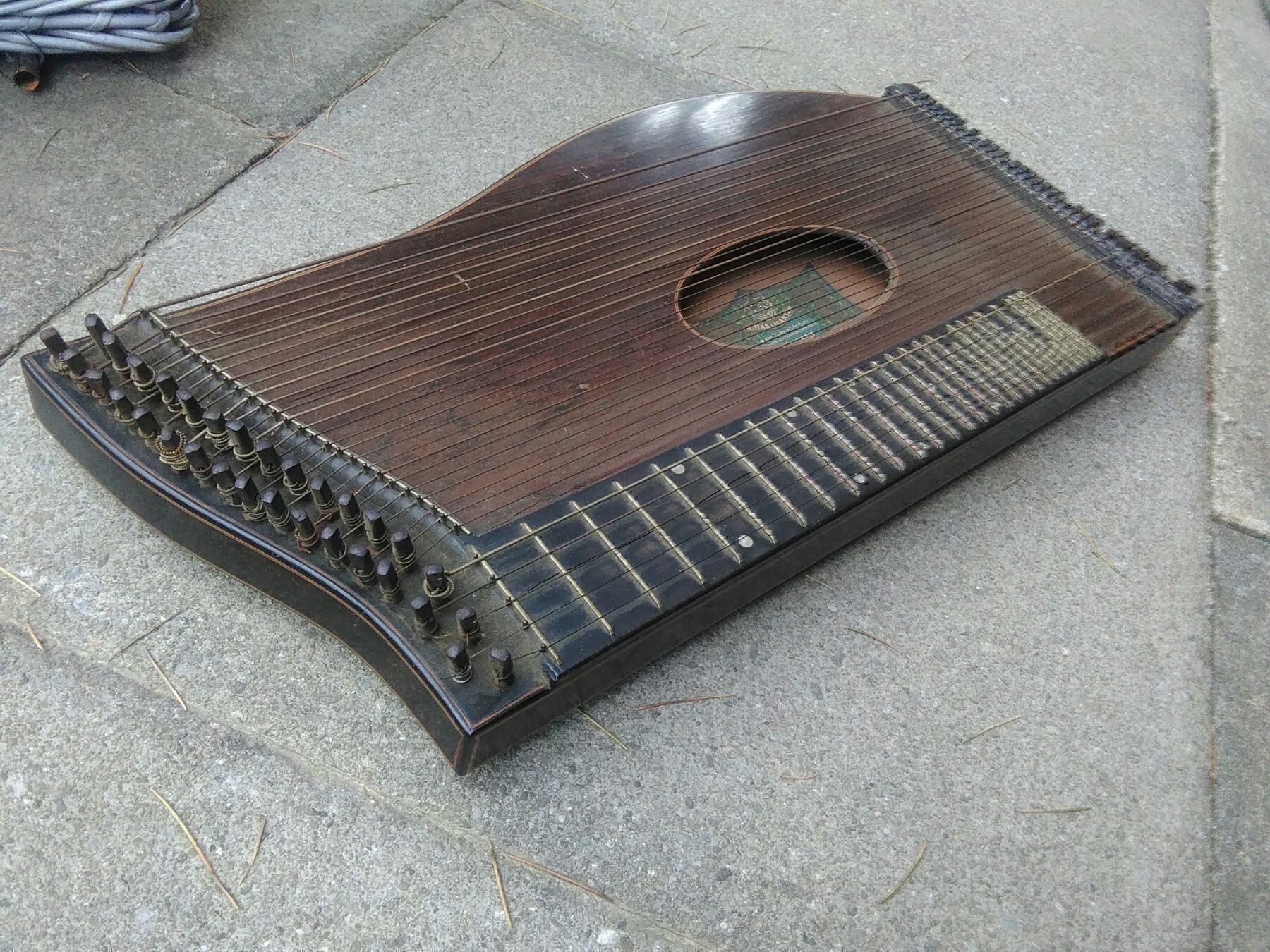Instruments de musique: Grossi's Antike Zither von J. HASLWANTER – Défectueux à Neuenhof par elRey123