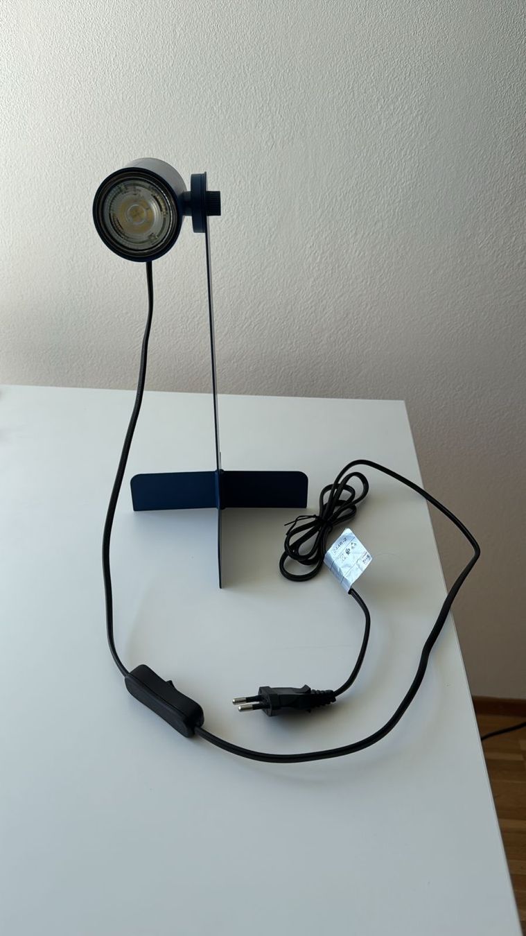 Ikea Lampade: Schicke blaue IKEA Flottiljus Tischlampe – Usato da Schaffhausen venduto da sil_5jz9 1