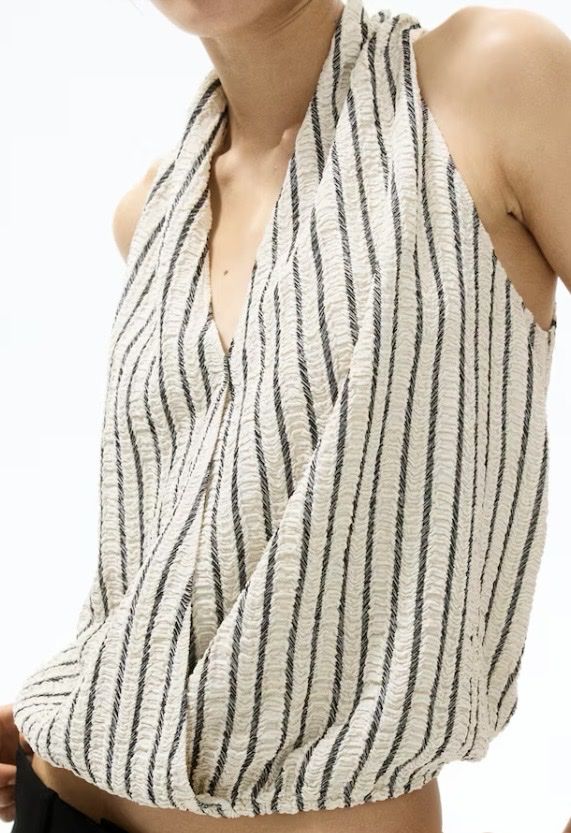 H&M Tops: Crinkle top with V-neck - Size S – Neu (gemäss Beschreibung) aus Zürich von hel_z68y 2