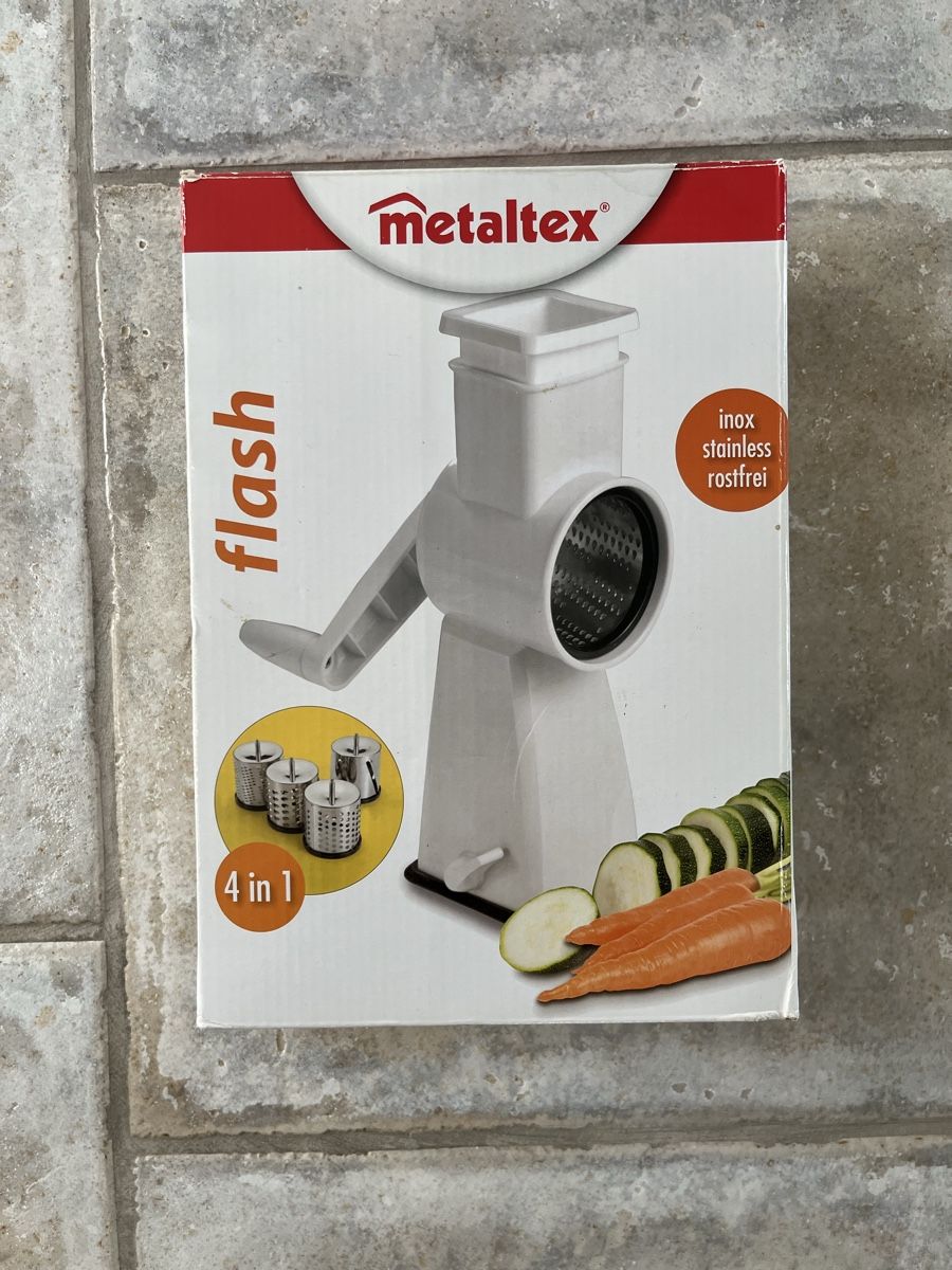 Elettrodomestici da cucina: Reibmaschine mit 4 Trommeln – Nuovo (secondo la descrizione) da Steinmaur venduto da Poleni