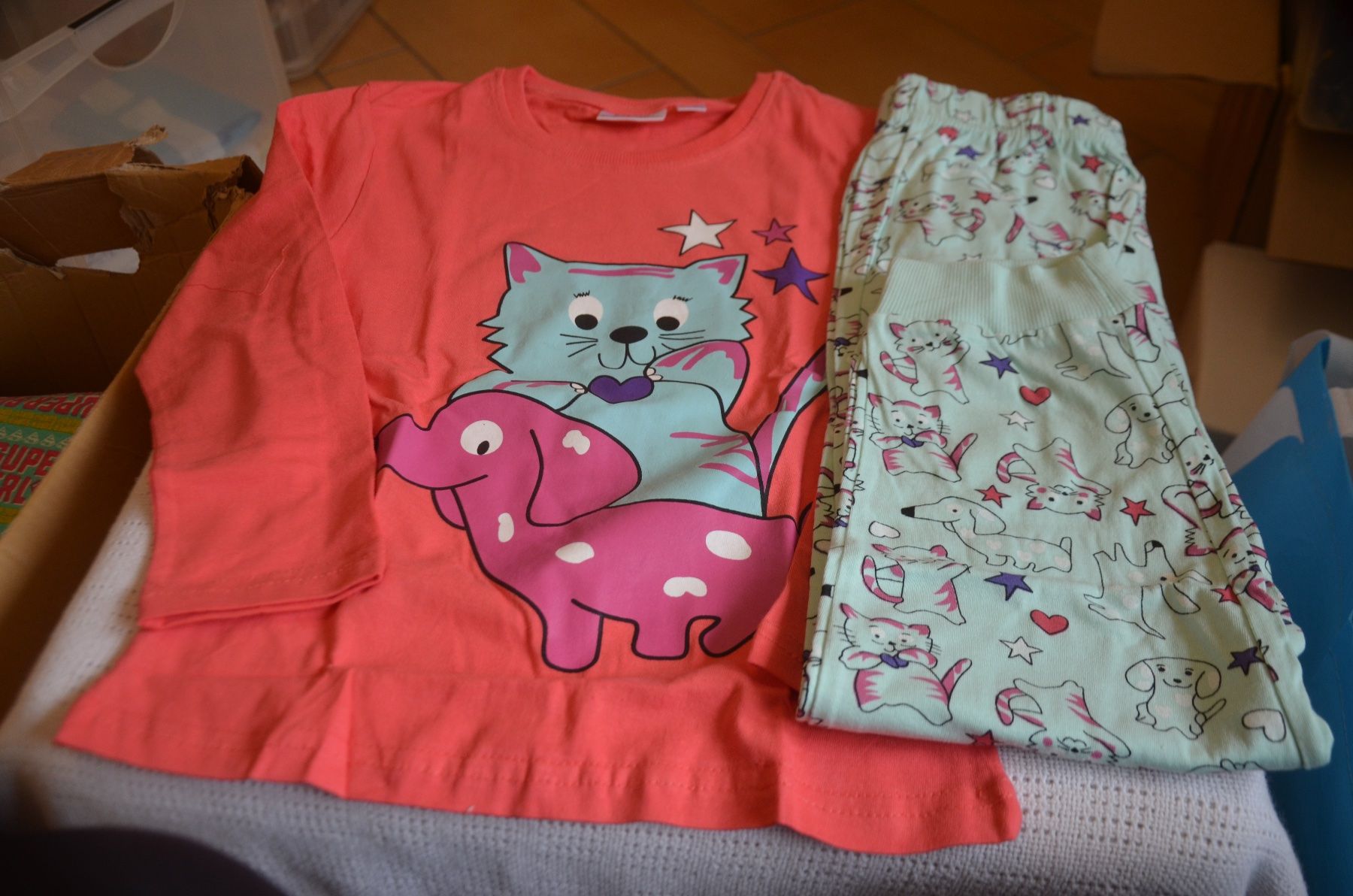 Pyjamas & Ähnliches: TAILLE 104-110 - PIJAMA NEU – Neu und originalverpackt aus Chiasso von Dolly015 1