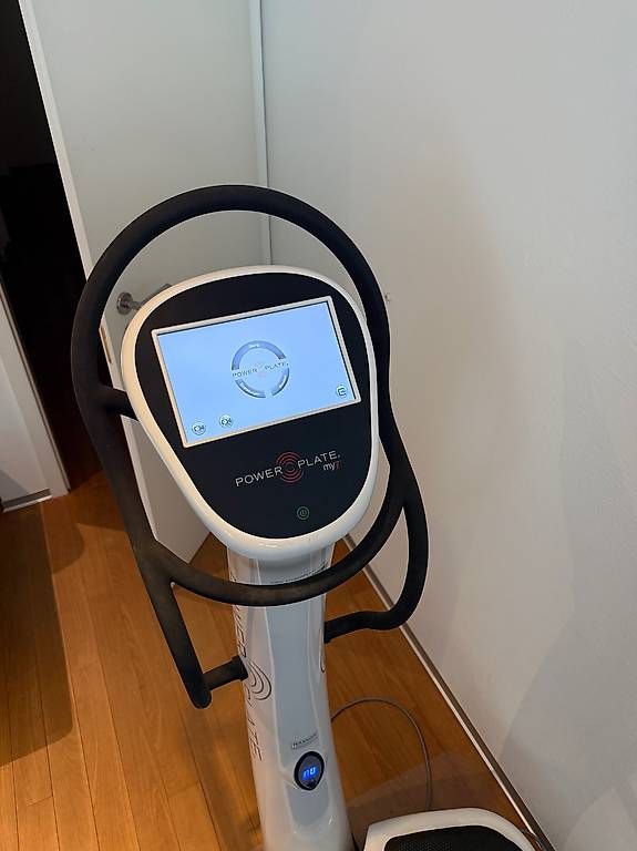 Power Plate Hometrainer: PowerPlate My7 – Usato da Hinteregg venduto da lor_9wdf 1