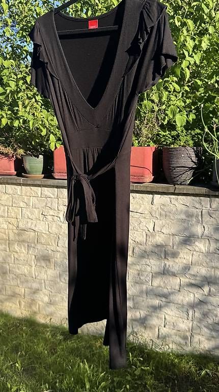 Vestiti: Schwarzes Umstandskleid Esprit Maternity Gr. M – Usato da Reinach BL venduto da Enodel