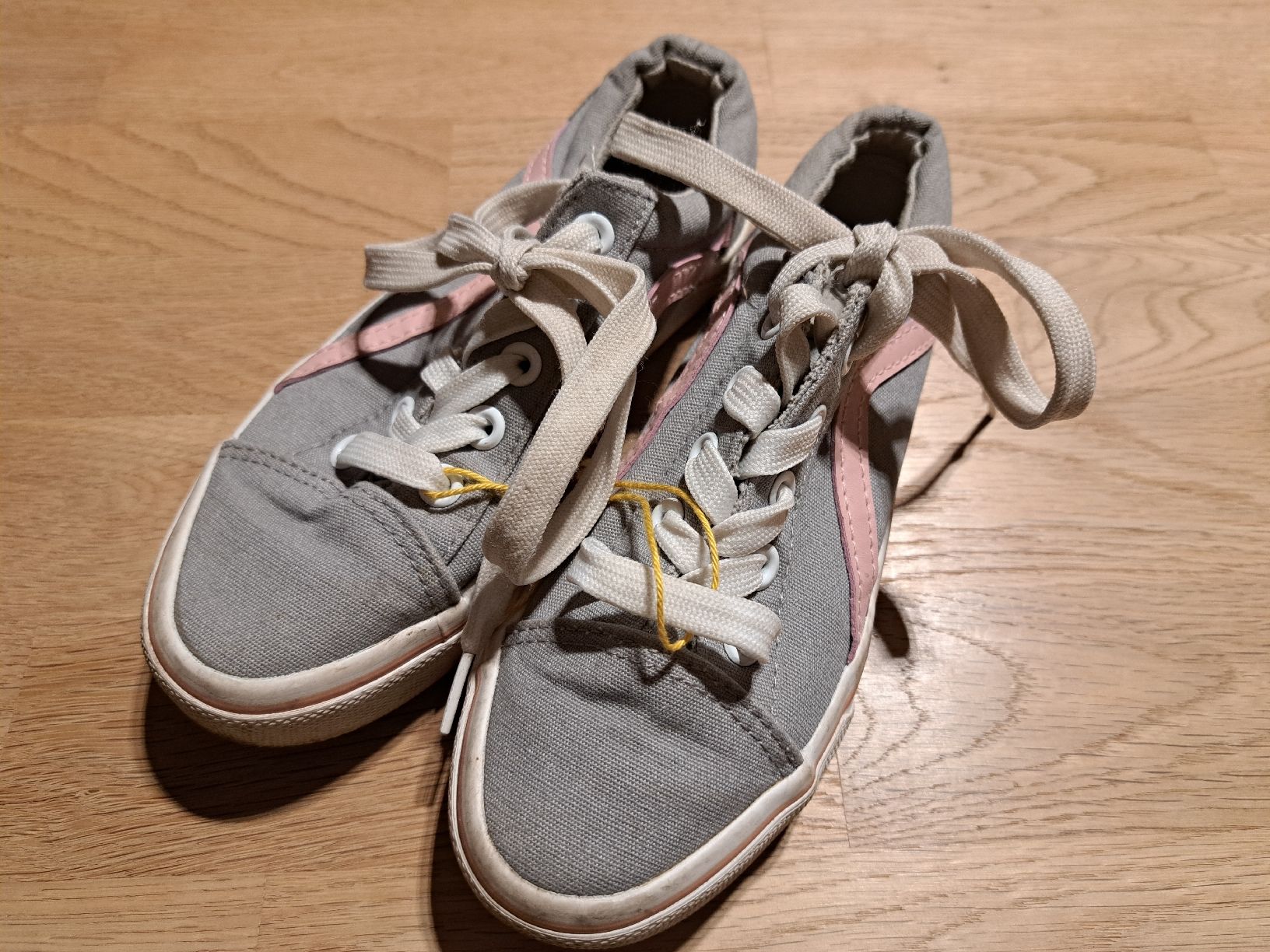 Chaussures filles: Sneaker Gr. 31 – D'occasion à Bergdietikon par Staphylococcus