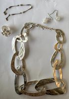 Lot bijoux: collier, bague, boucles, bracelet