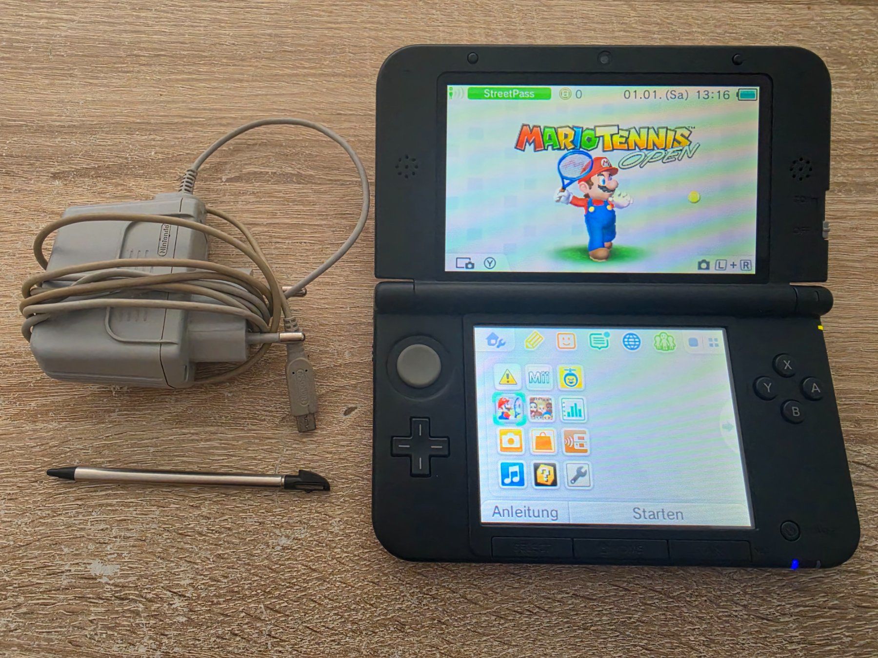 Nintendo Konsolen: Nintendo 3DS XL in rot – Gebraucht aus Sempach von Knuckles17
