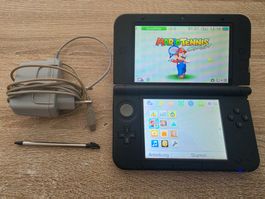 Nintendo 3DS XL in rot