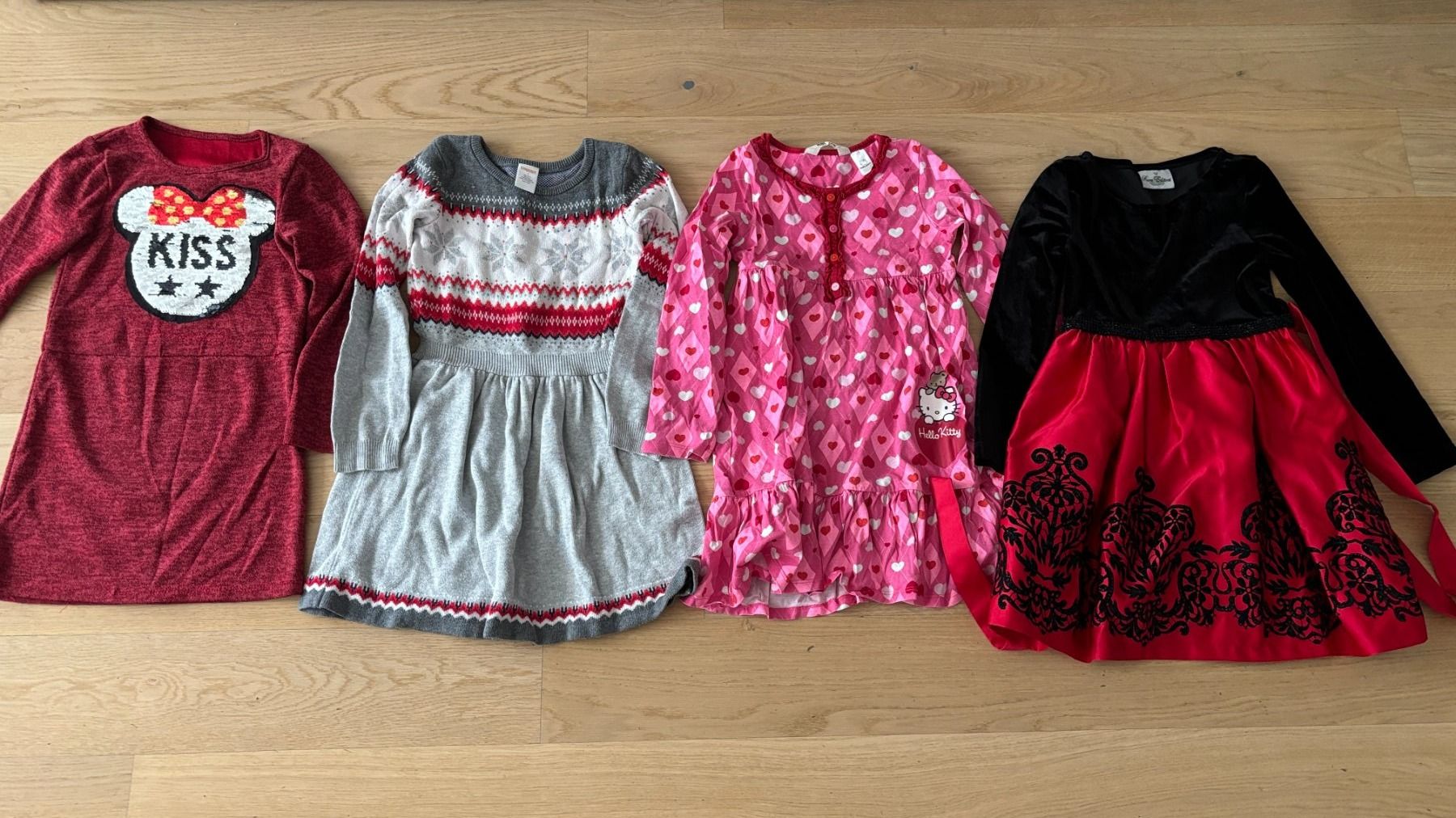 Lotti & Set di vestiti: Kleider Mädchen Gr. 116-122, 5-6 J – Usato da Zürich venduto da pisamun
