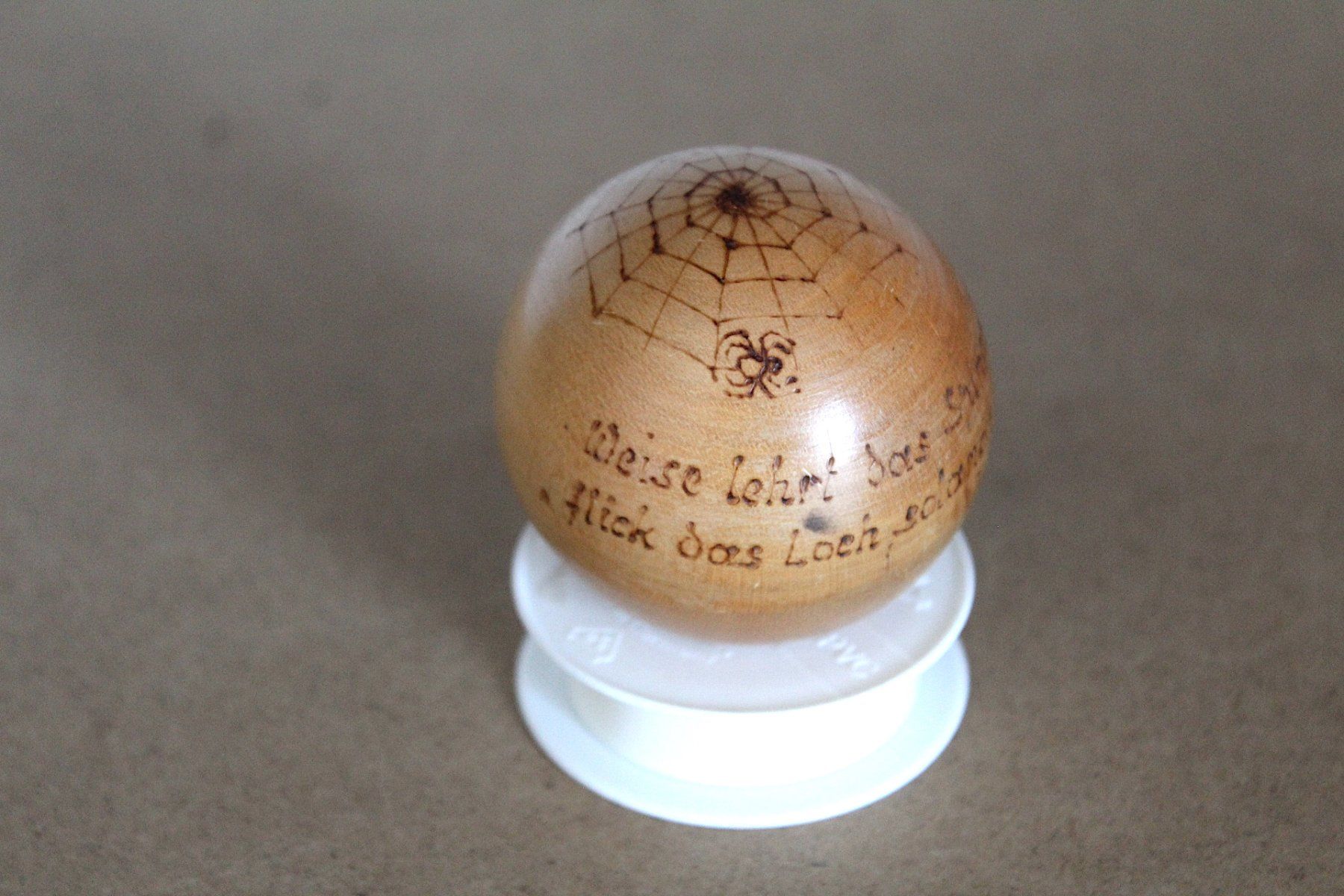 Articoli in legno: Vintage Holz Strumpfkugel mit Spruch ect. – Usato da Locarno venduto da fripui 1