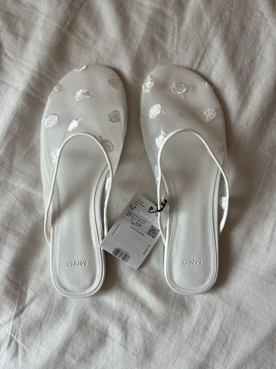 Mango Scarpe da donna: Sandales Mango neuves avec étiquette, taille 37, blanches. – Nuovo e nell'imballaggio originale da Ste-Croix venduto da JENNY-_-