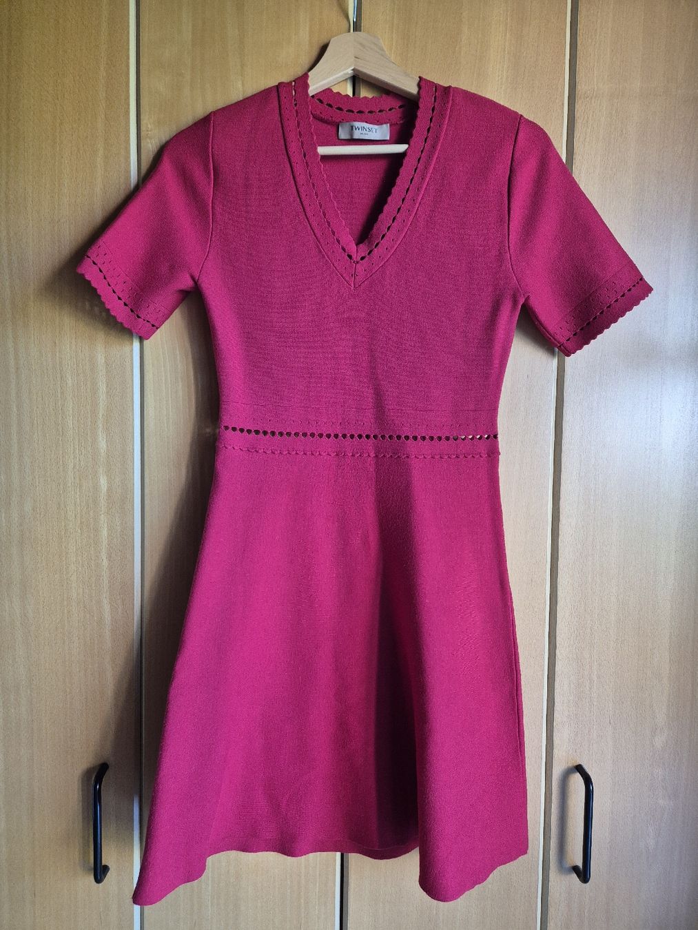 Twinset Vestiti: Twinset Red Knit Midi Dress – Nuovo (secondo la descrizione) da Pfeffingen venduto da Elegant_trend 3