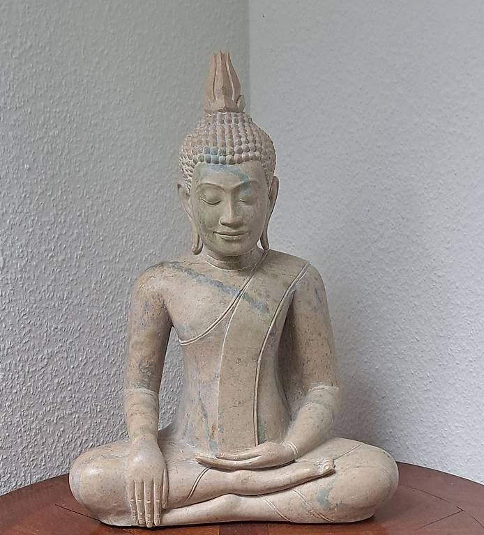 Sculture & Statue: Bouddha en pierre taillée – Nuovo (secondo la descrizione) da Soral venduto da StefGeneva