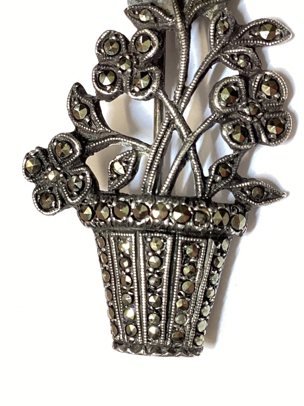 Spille & Fermagli: Art-Deco Blumenkorb Brosche, 920 Silber mit Markasiten – Usato da Eglisau venduto da mar_5rn2 7