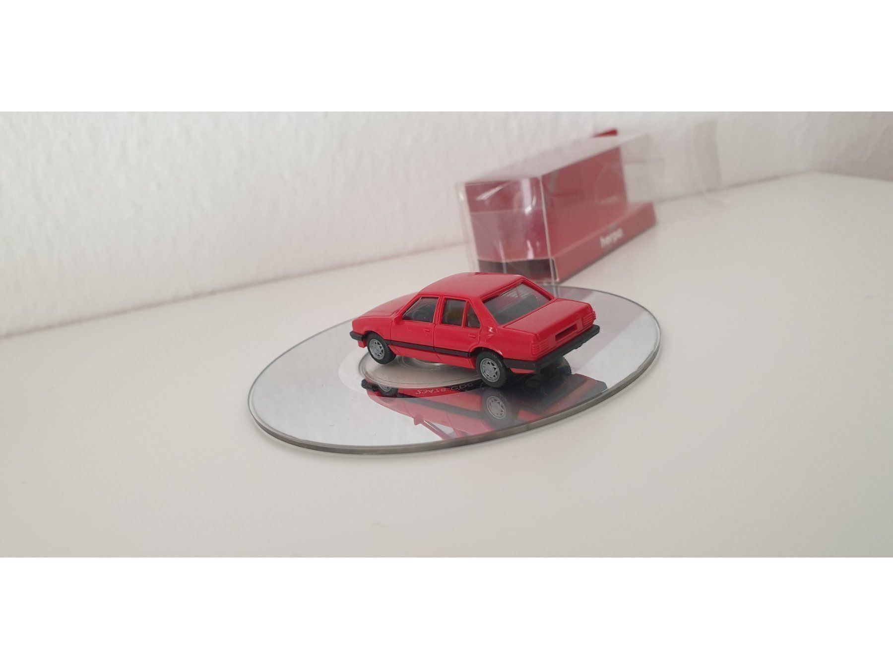 Opel Modellini d'auto: OPEL ASCONA - Modell Herpa 1:87 H0 – Usato da Viganello venduto da CARLiteratur 1