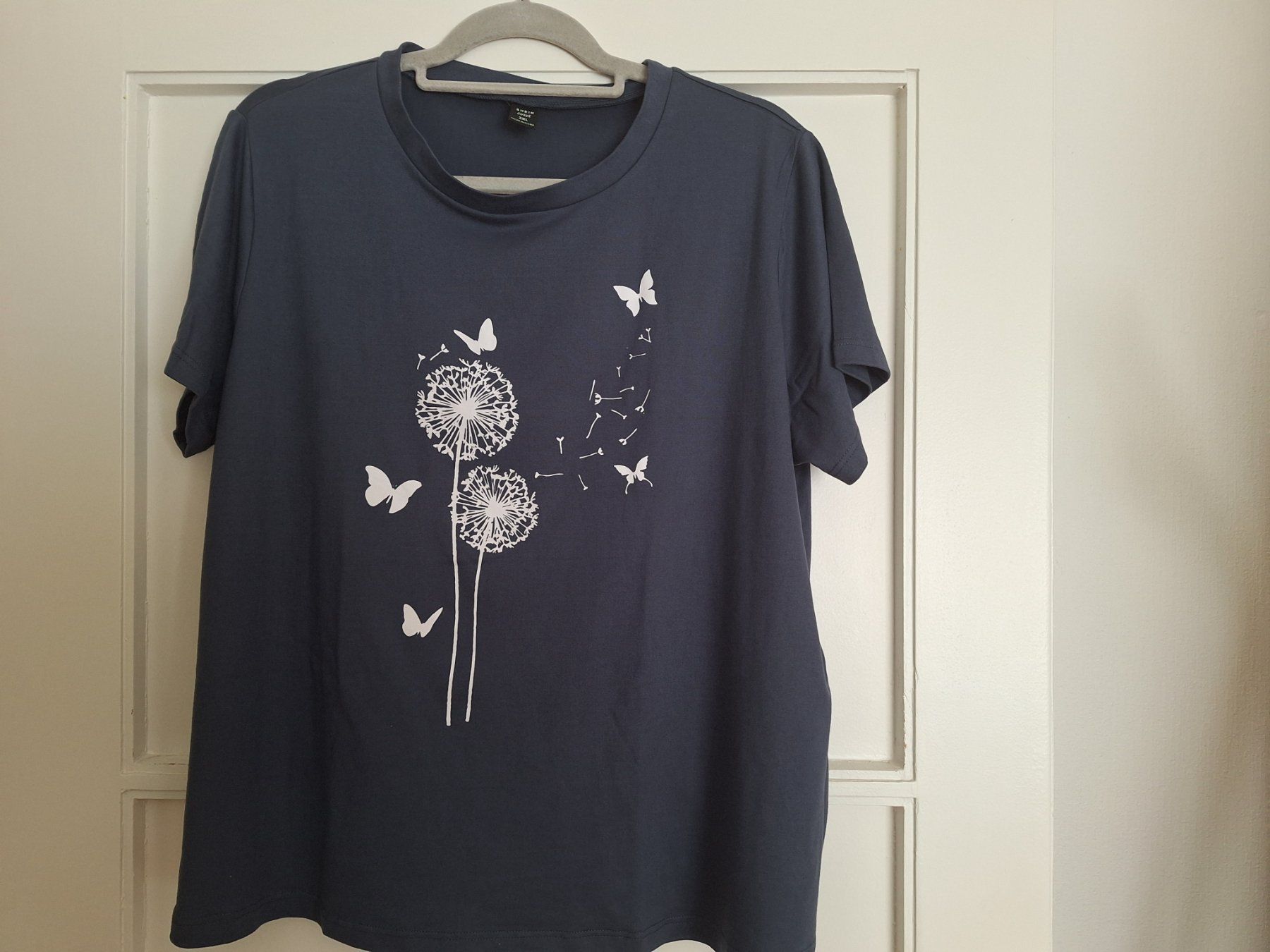 Shein T-shirt: T-shirt Shein, taille 2XL,  neuf – Nuovo (secondo la descrizione) da Lausanne venduto da anta-123