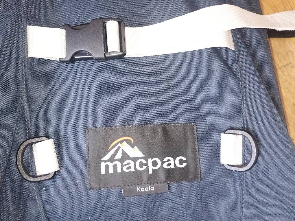 Porte-bébés ventraux & dorsaux: Sac portage enfant – D'occasion à Crésuz par fredmeier 1