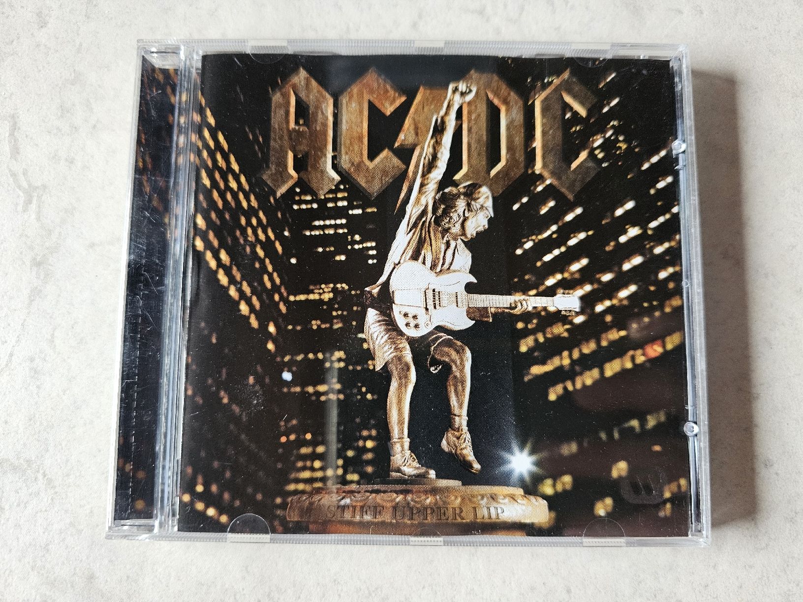 AC/DC - Stiff Upper Lip (Gebraucht) in Schneisingen für CHF 3 – mit ...