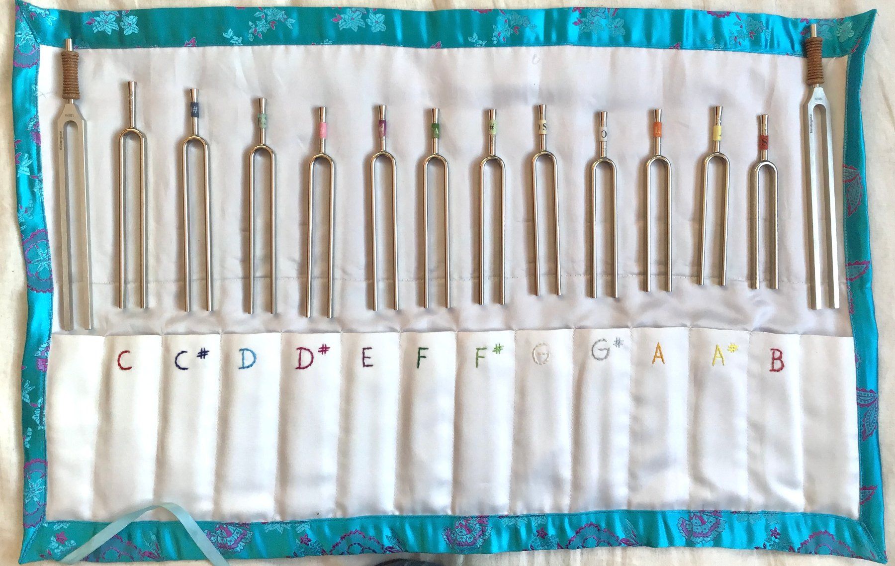 Massagegeräte: Stimmgabel Set Klangtherapie – Gebraucht aus zuerich von matthias444 2