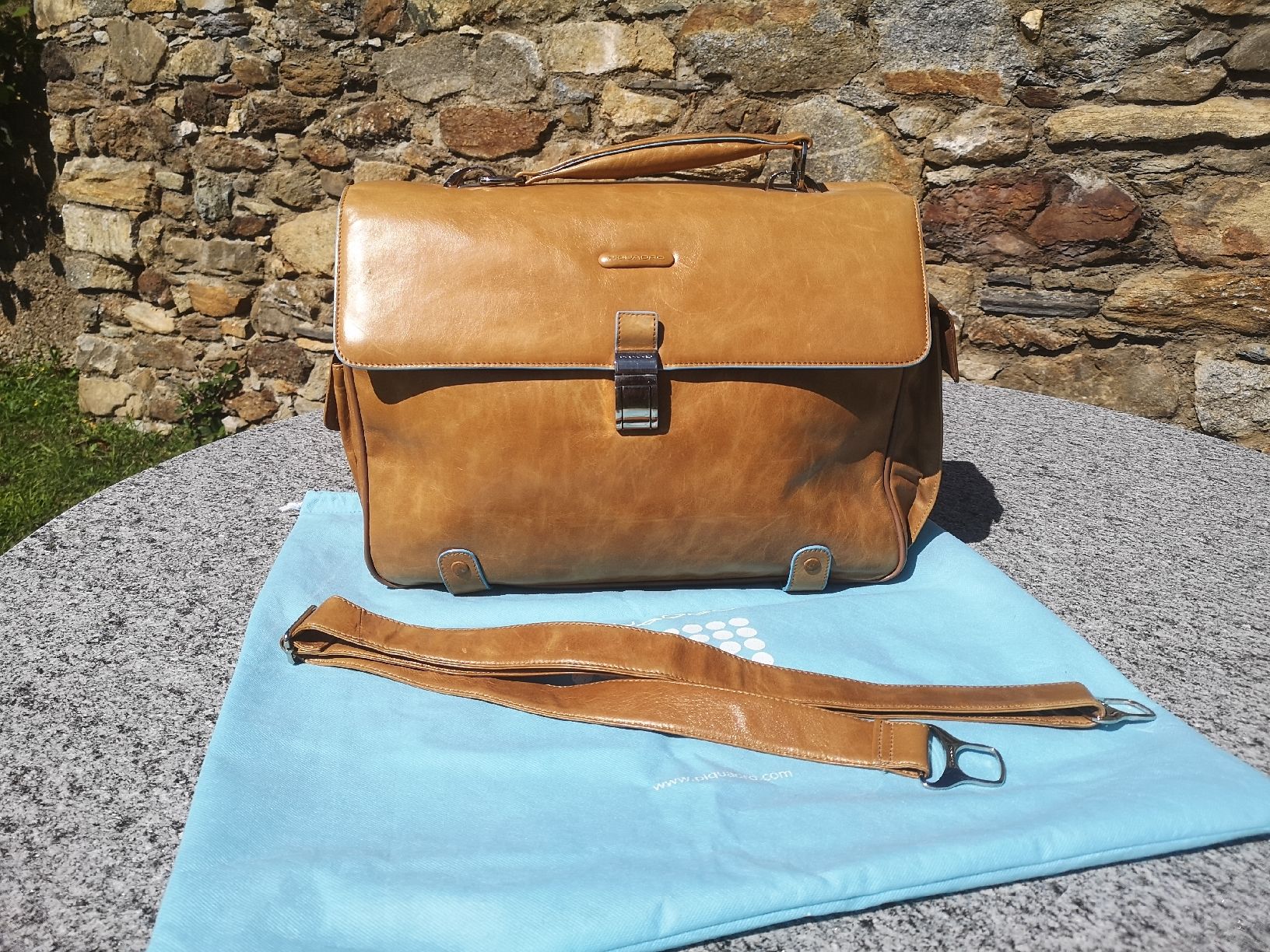 Piquadro Borse: Piquadro Blue Square Laptop Notebook 15" iPad Pro Tasche – Usato da Bidogno venduto da helge_elch