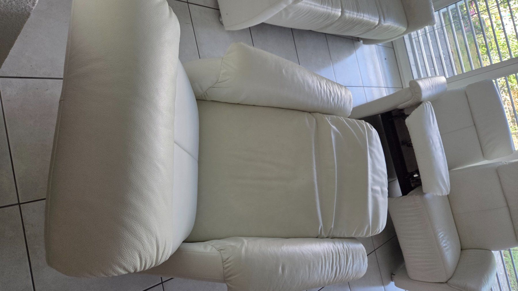 Poltrone: Echtleder TV Sessel Weiss B90xT90xH105 – Usato da Niederrohrdorf venduto da Danse01 1