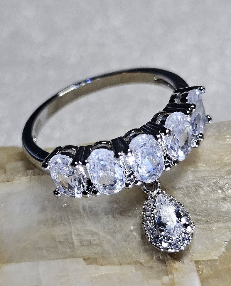 Bagues: Wunderschöner Ring mit Zirkonia, 925 versilbert, Gr. 8 – Neuf (Voir description) à Grenchen par maretop 3