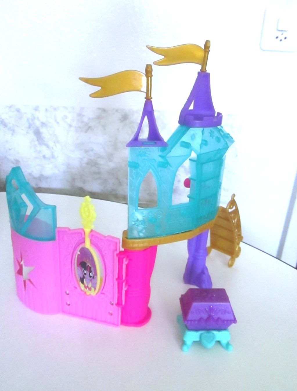 Hasbro Spielzeuge: My Little Pony mit Schloss - Hasbro – Gebraucht aus Sementina von babucia 2