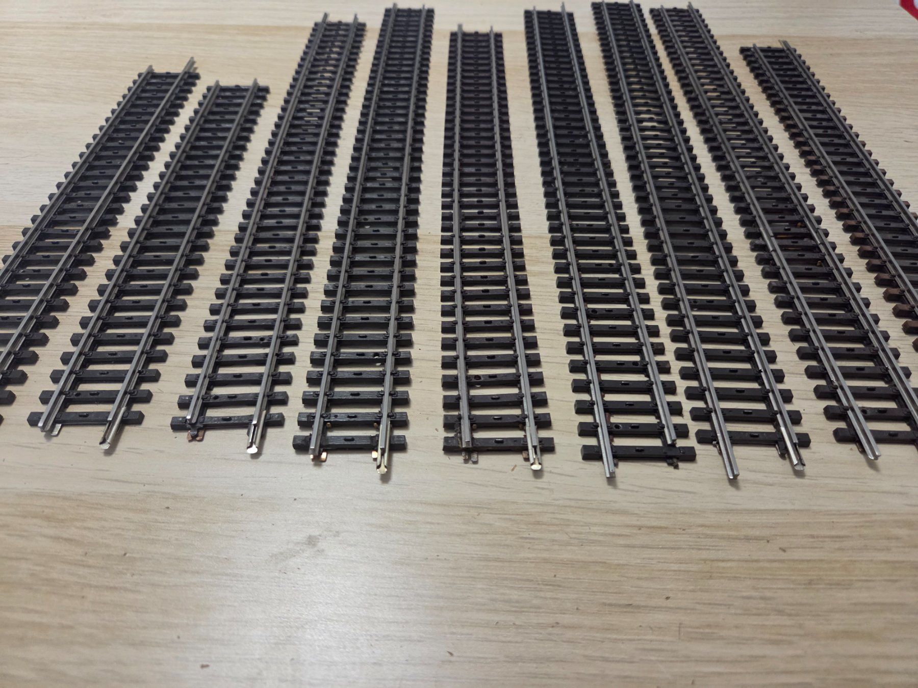 Märklin Modellini di ferrovie: Märklin 9 x Flexgleis K H0 – Usato da St-Aubin-Sauges venduto da Lo_Go 1