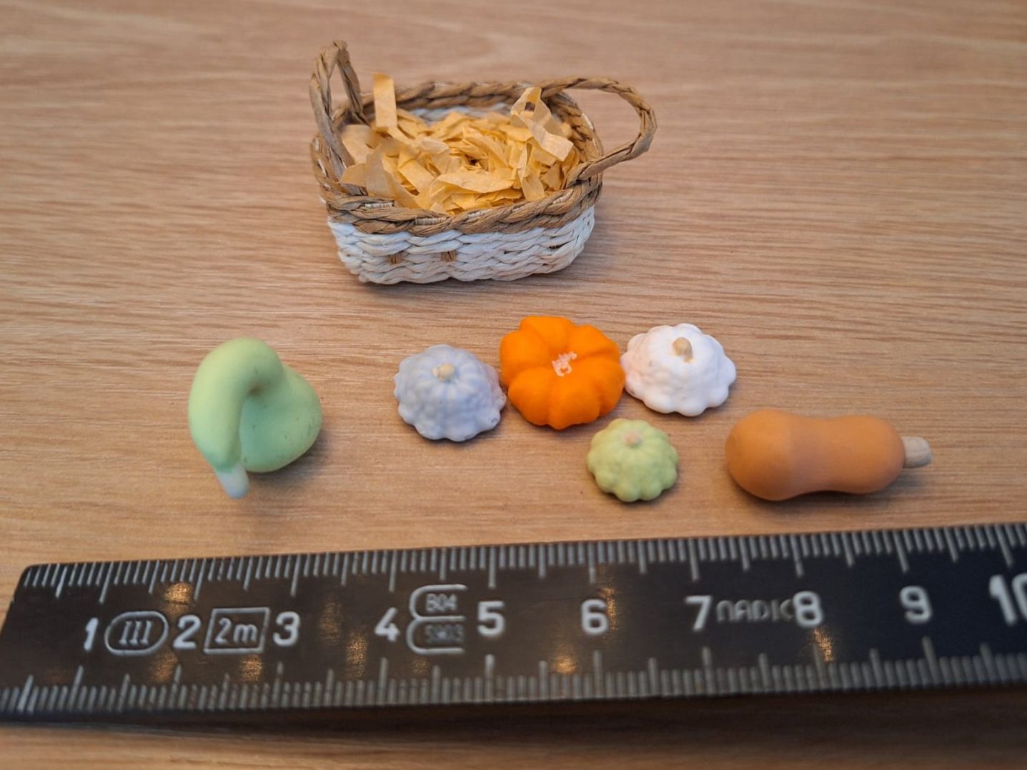 Puppenhäuser & -möbel: Handmade Kürbisse im Korb – Neu (gemäss Beschreibung) aus Zürich von HandmadeTinyFood 2