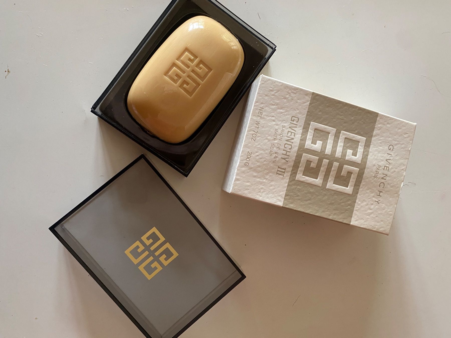 Givenchy Duschen: Givenchy III Badeseife 200g in Box – Neu (gemäss Beschreibung) aus Wallisellen von skorpion-11