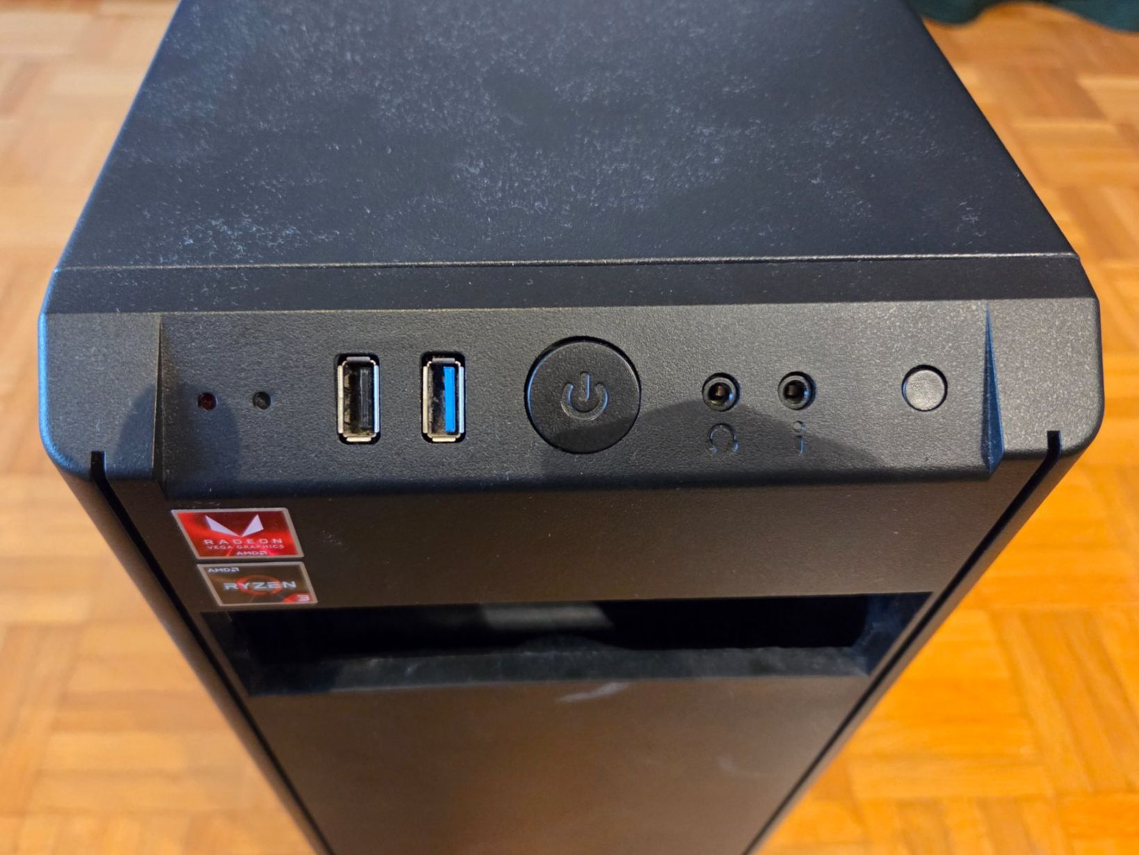 Custodie: BitFenix PC-Gehäuse Schwarz – Usato da Winterthur venduto da SilWi 2