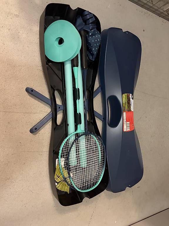 Spielzeuge: Badminton Netz Conpact + Schläger – Gebraucht aus Wangen SZ von klusi91