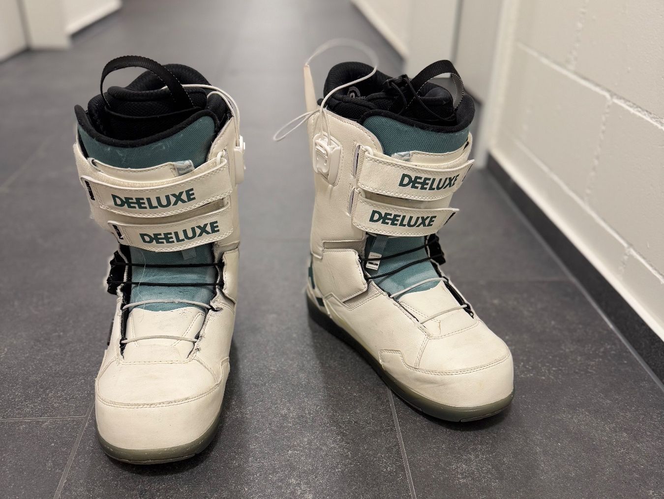 Deeluxe Scarpe da uomo: Deeluxe Team ID Snowboard Boots, Size EU 42.5 – Usato da Herrliberg venduto da ton_xgs8