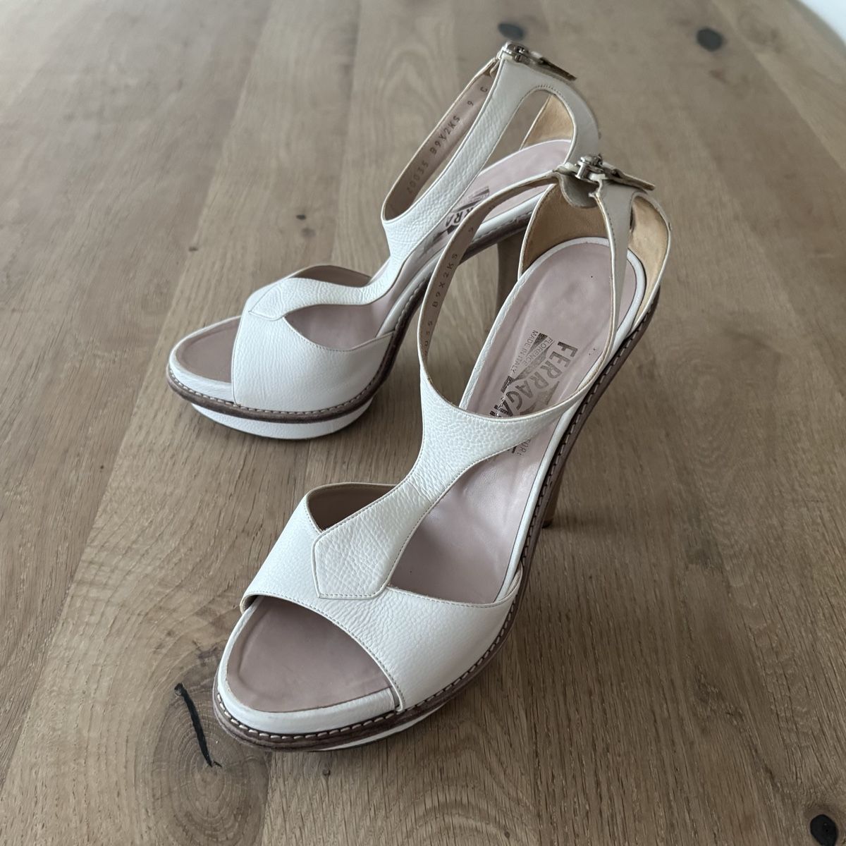 Damenschuhe: Ferragamo High Heels Gr 9/40 – Gebraucht aus Wohlen AG von zrhdus 1