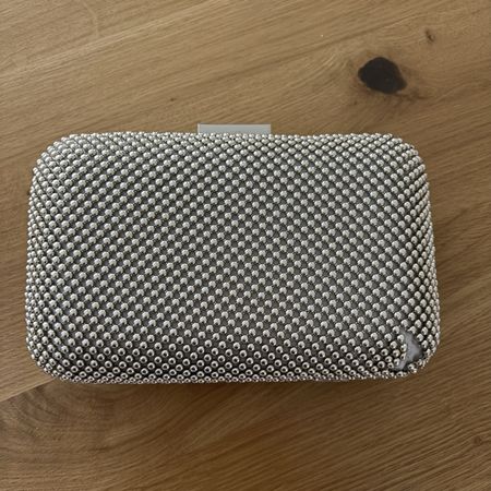 Olga Berg clutch - defects on pictures