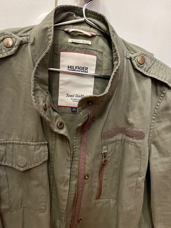 Schöne  Thommy Hilfiger Jacke, olive