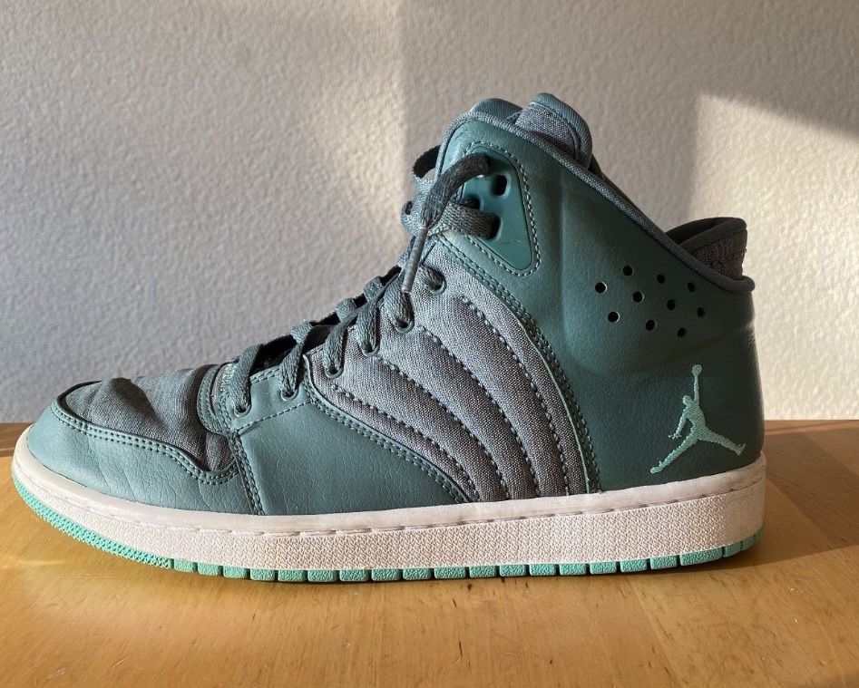 Jordan Herrenschuhe: JORDAN 1 FLIGHT 4 (42.5) Nike – Gebraucht aus Geneve von Monthoux13