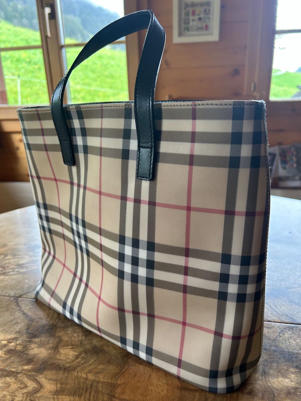 Burberry Sacs femmes: Burberry Shopper – D'occasion à Gstaad par Simis8