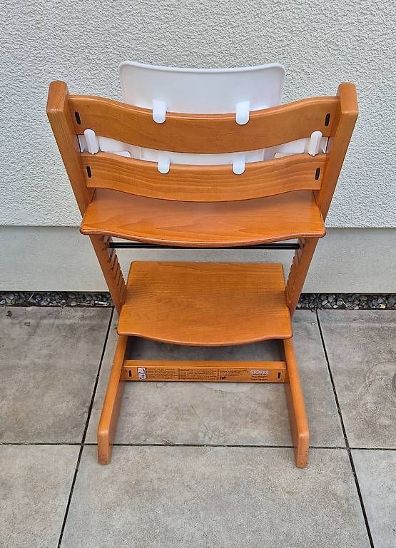 Stokke Seggioloni: Wunderschöner Tripp Trapp Kirschbraun mit Babyset – Usato da Volketswil venduto da ZambaSantos 2