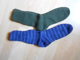 2 Paar Wollsocken Handgestrickt Gr 42/43