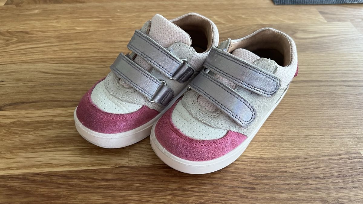 Superfit Schuhe für Mädchen: Superfit Sneaker rosa/silber Klettverschluss Grösse 23 – Gebraucht aus Müllheim Dorf von zuzmicko 1