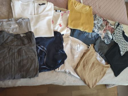 Lot de 13 chemisiers et tops femme tailles S et M bon état
