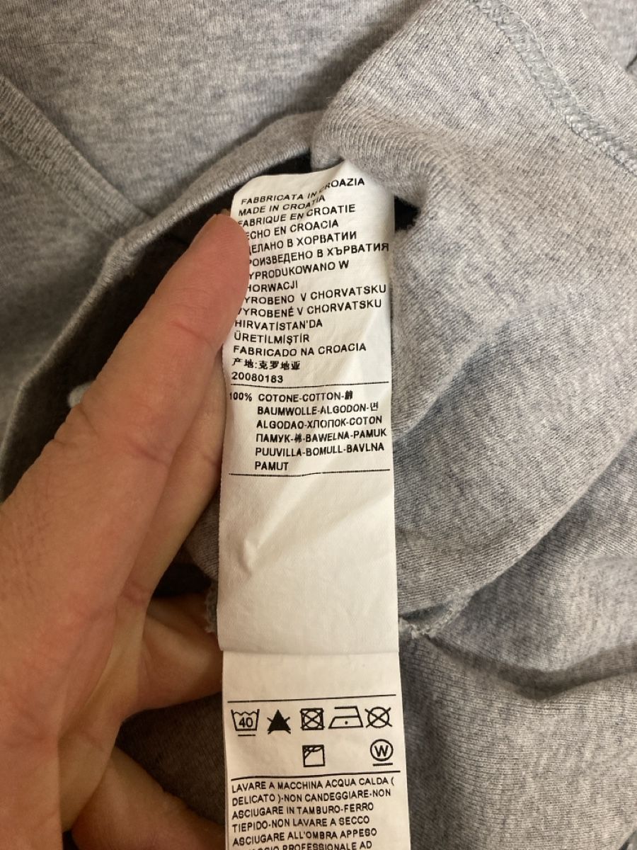 Benetton T-shirt: T-Shirt grau – Usato da Urtenen-Schönbühl venduto da alessibas 4