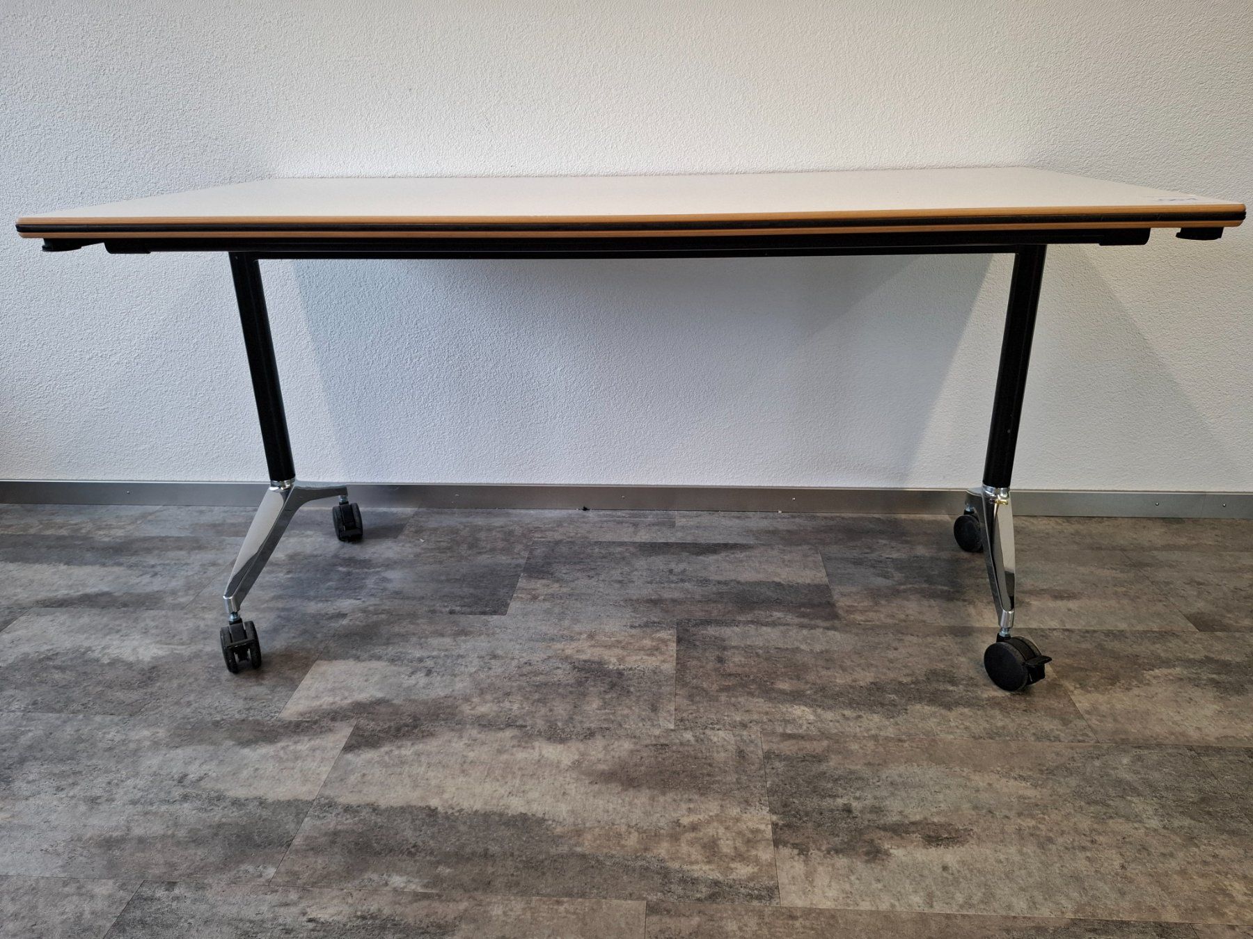 Bureaux: 001 Bürotisch 150x75 – D'occasion à Derendingen par Meisterstuecke 1