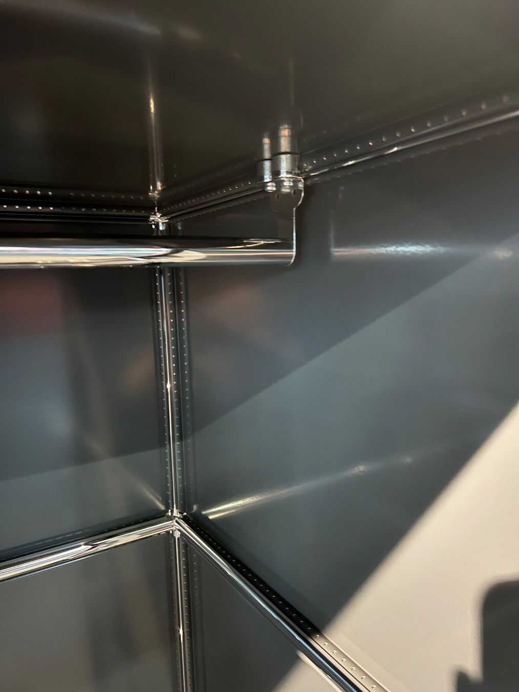 Guardaroba: 006 USM Haller Garderobe – Usato da Wangen an der Aare venduto da TBYN 2