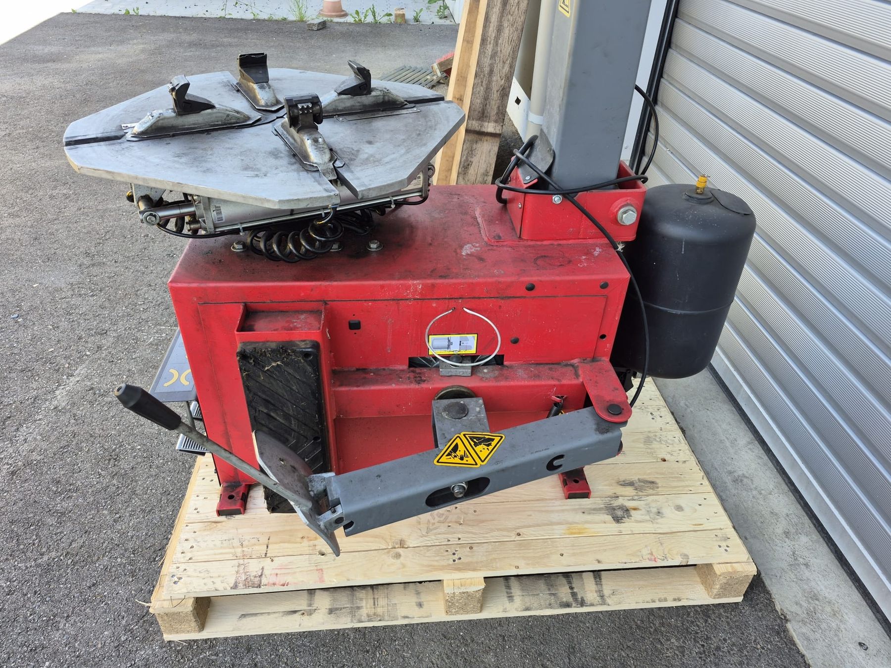 Tutte le macchine: Pneu Montiermaschine  – Usato da Kirchleerau venduto da Quisel 4