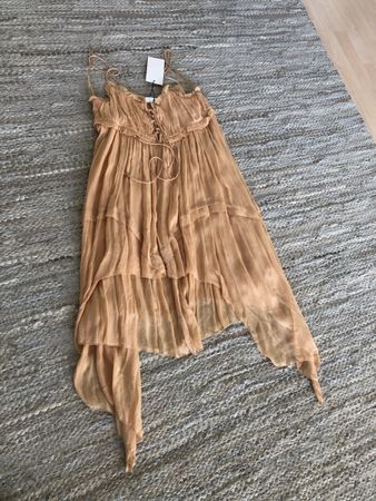 Zara Viskose Kleid. M. Neu mit Etikett