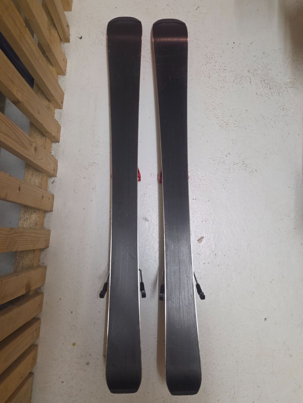 Atomic Sci: Atomic Redster J2 Kinderski 120 cm mit Bindung – Usato da Mettmenstetten venduto da mir_6dq9 2